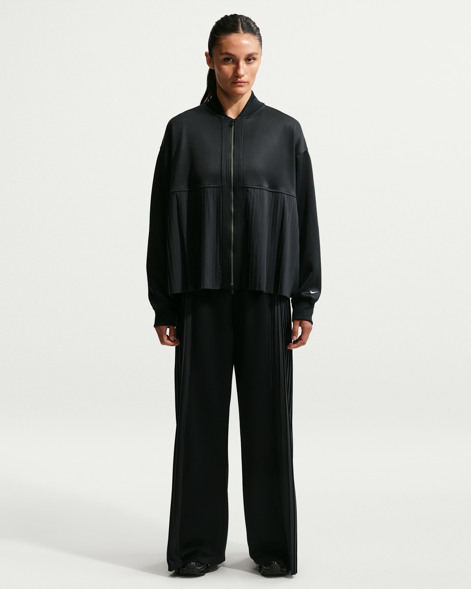 Nike Sportswear Women's Pleated Trousers. Nike RO